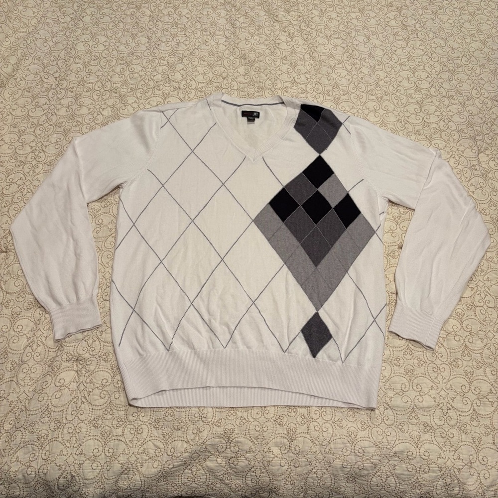 J. Ferrar Modern Fit V-Neck White and Black Argyle Sweater Size Large